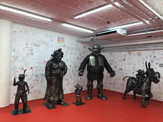 Galerie ocelových figurín - 8.A a 9.ročník. - Oficiální stránky ZŠ a MŠ Nové Dvory
