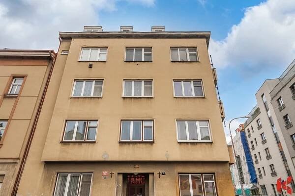 Prodej útulného bytu 2+kk s balkonem, Praha 5 - Smíchov | Nabídka nemovitostí | Realitní kancelář KOTULA