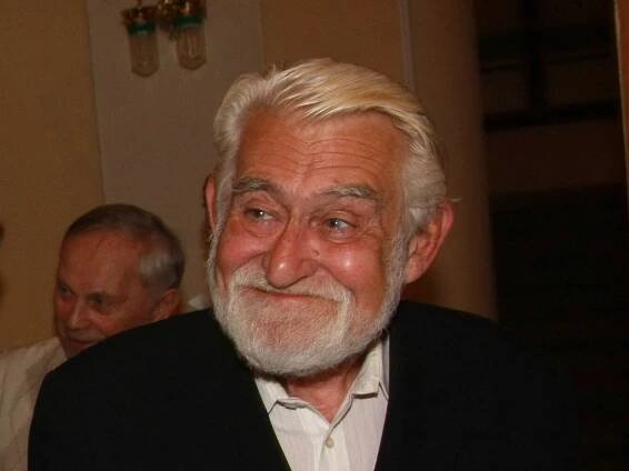 5. výročí od jeho úmrtí, ohlédnutí za jeho kariérou. Herec Ilja Racek předstíral, že žádnou nemoc nemá, a odmítl chemoterapii