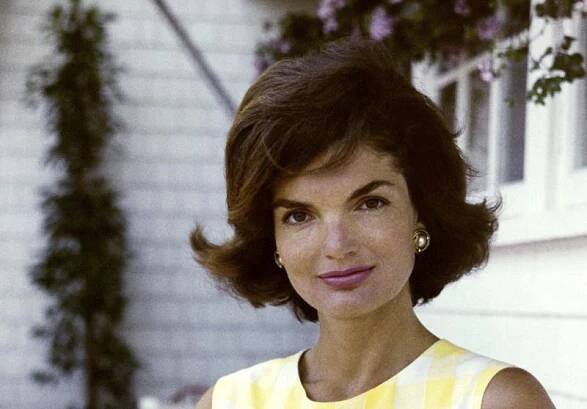 Celoživotní tajemství Jacqueline Kennedyová. Zítra by slavila 90. narozeniny