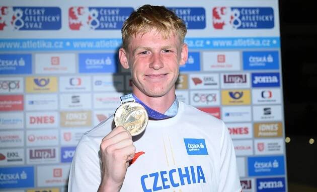 Táta mě chtěl vidět u Finů, ale jsem Čech, říká Järvinen. Překonal podvýživu i stres