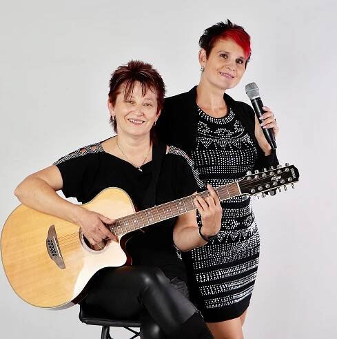 Vystoupení hudebního dua Rebelky, Ostrava, Stará Bělá, Hudební duo Rebelky