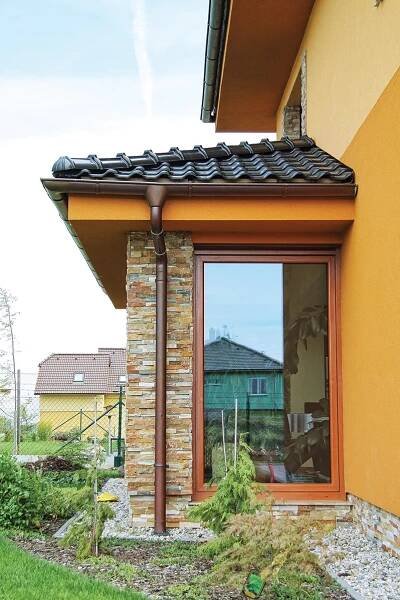 plastove okno supra