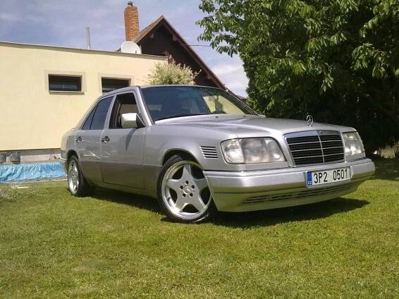 1994 Mercedes Benz W124 E300D 3.0 diesel 100 kW 210 Nm