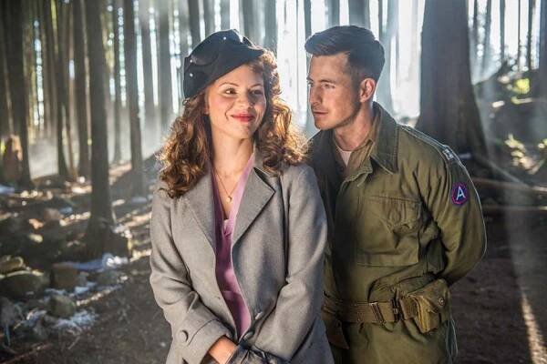 Ali Liebert, Craig Olejnik - Christmas Truce - Z filmu