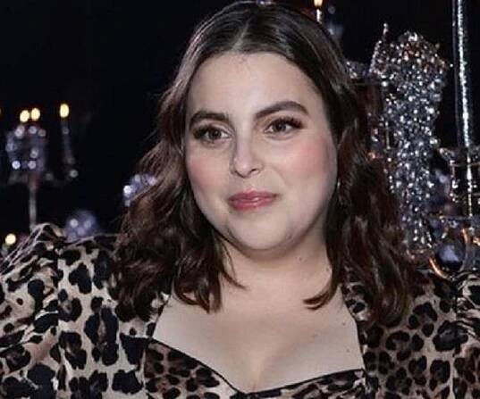 Beanie Feldstein Biography – Facts, Childhood & Life of the Actress