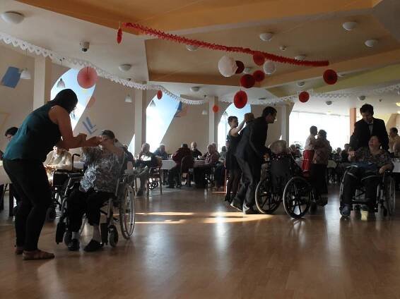 FOTOGALERIE: Dům seniorů ve Kdyni pořádal tradiční ples