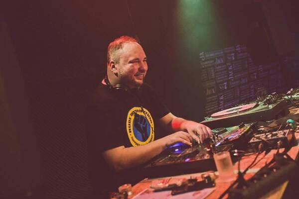 Fotoreport: Cocoman & Dr. Kary, support: DJ Boldrik a DJ Poeta 24. 2. 2023 - KlonDike