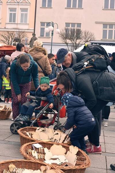 Folklórní velikonoční program čeká návštěvníky trhů v Jablonci až do pátku