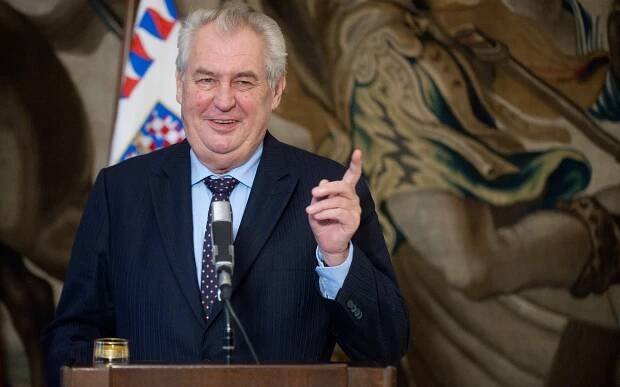 Galerie: Zeman chtěl abolici u úniku z BIS i vrbětické zprávy, ukazují dopisy - Galerie - Echo24.cz