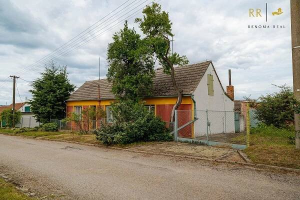 Prodej RD 2+1 s příslušenstvím a zahradou, Mikulovice u Znojma | Reality.iDNES.cz 
