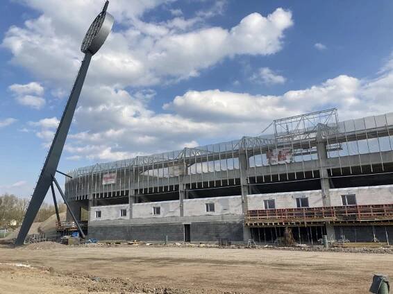 Výstavba hradecké arény – duben 2023 | FC Hradec Králové