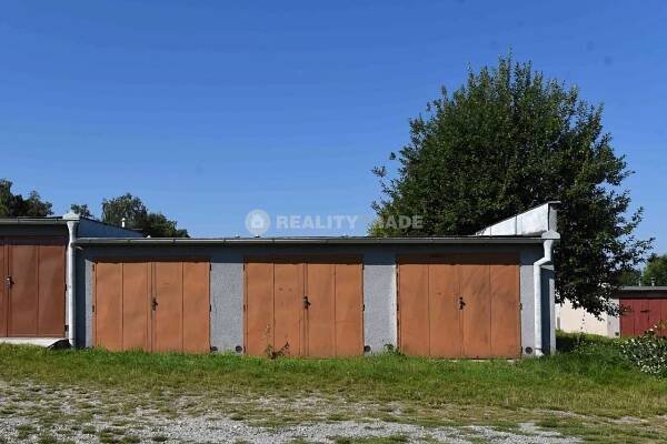 PRODEJ GARÁŽE 18 M2, STRAKONICE, U HAJSKÉ (U HŘBITOVA) - WWW.REALITYTRADE.CZ - TEL.: 602 271 334 - E-MAIL: STRBACKA@REALITYTRADE.CZ