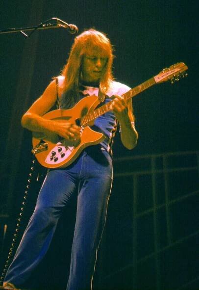 File:Steve howe.jpg - Wikimedia Commons
