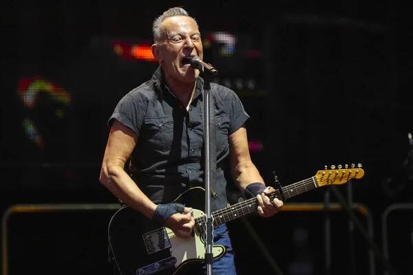 Desetitisíce zklamaných fanoušků! Bruce Springsteen odložil pražský koncert kvůli hlasivkám
