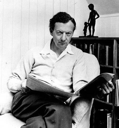 Soubor:Benjamin Britten, London Records 1968 publicity photo for Wikipedia.jpg