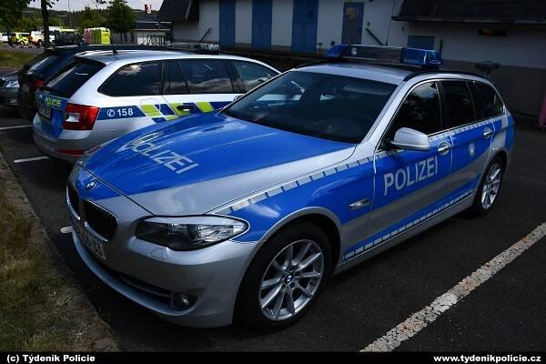 Cvičení na Rozvadově: Kamion najel do davu lidí a narazil do několika aut | Týdeník Policie