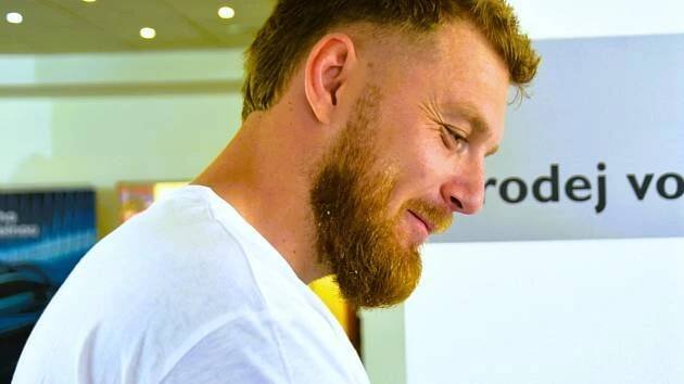 Jindřich Staněk s mistrovským pohárem. 250611