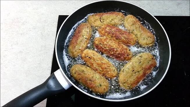 Smažené čevabčiči s bramborem recept