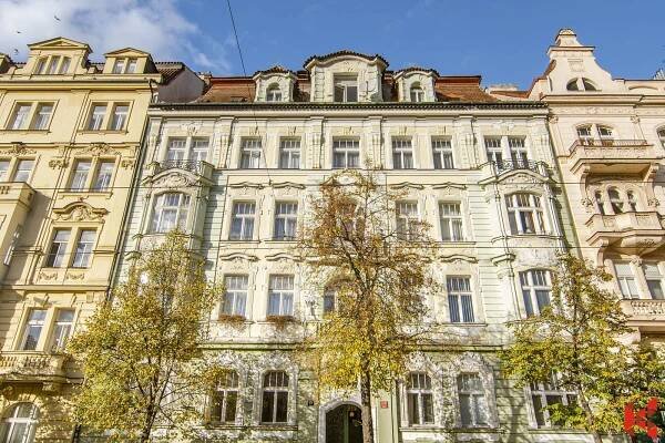 Prodej půdního prostoru pro vestavbu jednoho nebo dvou bytů, Praha 2 - Vinohrady | Nabídka nemovitostí | Realitní kancelář