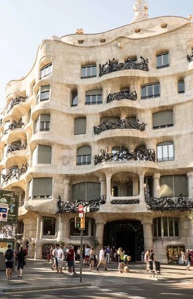 Mel C. Labrador - Barcelona's Gaudi 2015