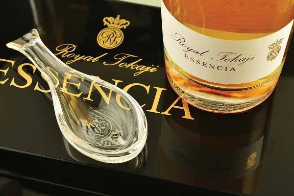 Why Is Essencia the World’s Most Expensive Wine?