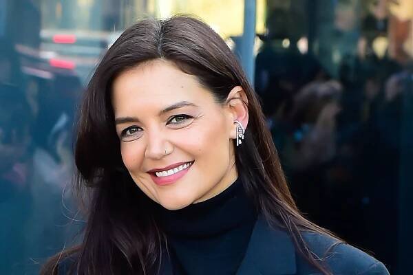 Katie Holmes Just Wore the Textbook Definition of Effortless Bedhead — See Photos
