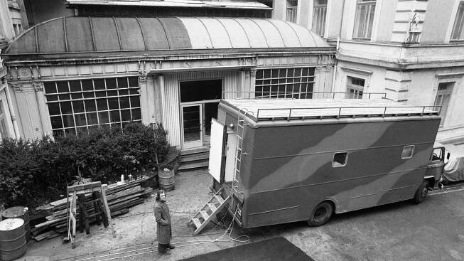 Remembering the Rolling Stones' Farm Truck Recording Studio