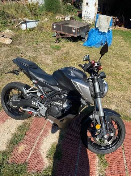 CB 125 R