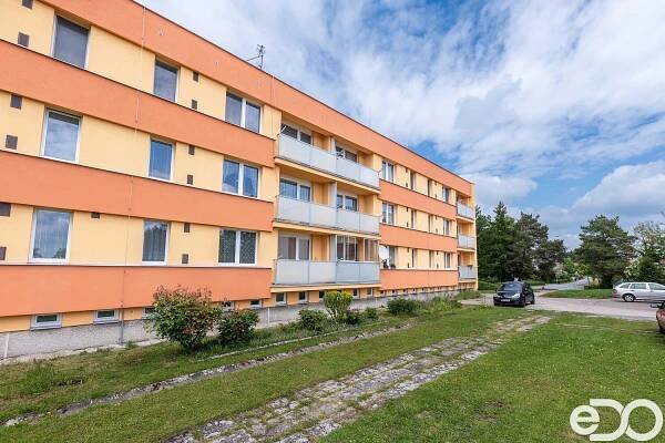 Prodej bytu 3+1, 88m2, balkon, lodžie, sklep, Černilov | Reality.iDNES.cz 