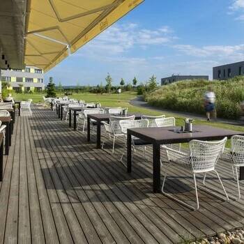 Zátiší Kunratice - venkovní posezení v restauraci Restaurant Café Zátiší