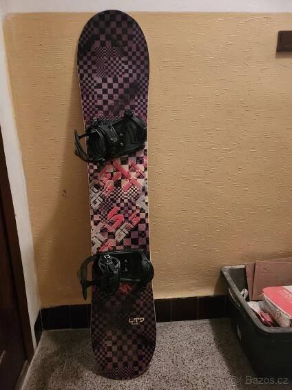 Prodám úplně nový snowboard Trans 155cm dlouhý.