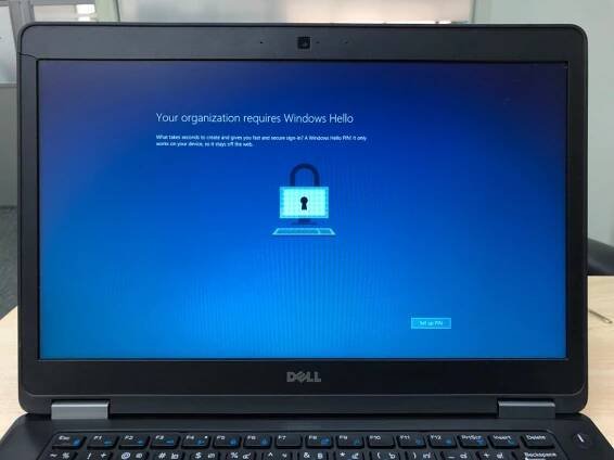 Windows Hello, requesting fingerprint data.