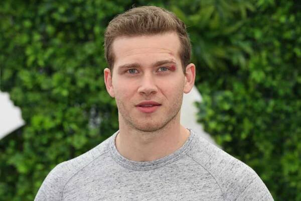 Oliver Stark