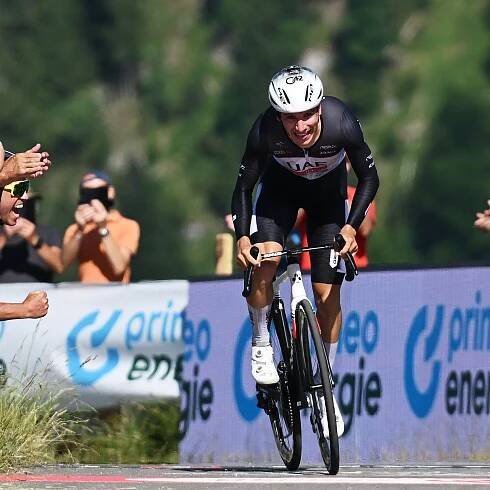 João Almeida flies to TT victory to take Tour de Suisse title ahead of Kévin Vauquelin and Oscar Onley