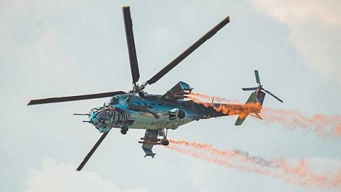 DNY NATO 2023: Vrtulník Mi-24 Hind se loučí. Nahradí jej AH-1Z Viper.