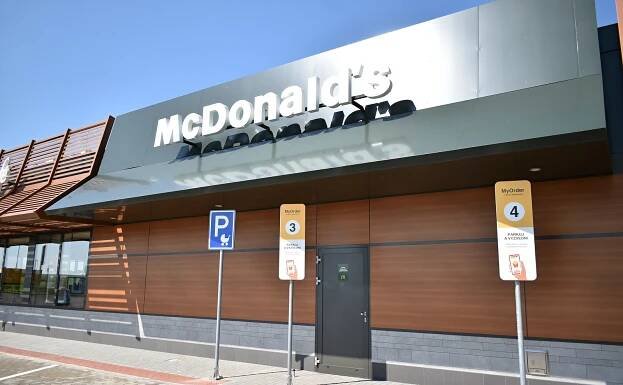 U dálnice D1 už voní hamburgery. McDonald’s na odpočívadle v Mořicích otevřel