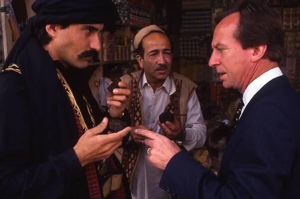 Bill Paterson and shop sellers.jpg