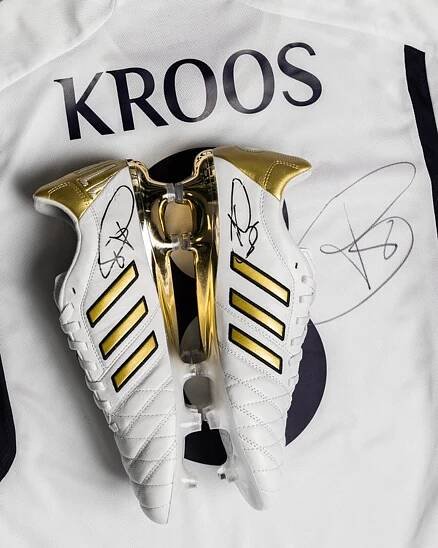 LIMITED EDITION Toni Kroos Signed Bundle