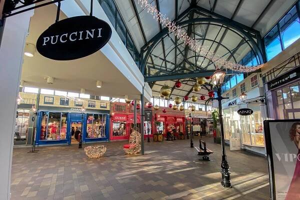 OBRAZEM: Hodinu od Ostravy. Polský outlet v Sosnowci láká na slevy i Čechy