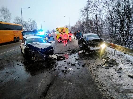 Po celém Jihočeském kraji se na zasněžených silnicích stalo několik nehod