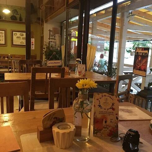 KAVÁRNA GALERIE U LIŠKY BYSTROUŠKY, Lostice - Restaurant Reviews, Photos & Phone Number - Tripadvisor