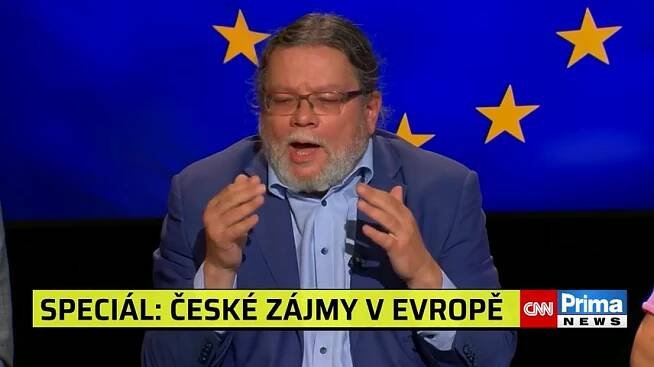 Europoslanci pálili do Davida: Proti cenzuře brojí schvalovač genocidy. Sprosťárna, bránil se