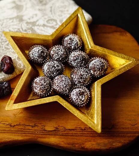 Datlové kuličky RAW - TIP na výtečný recept - Slaskoukjidlu.cz
