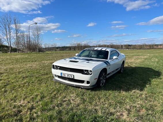 Prodám Dodge Challenger - České Budějovice