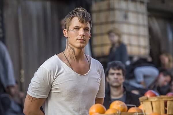 Láska ve hvězdách - Our Toil Shall Strive to Mend - Z filmu - Matt Lanter