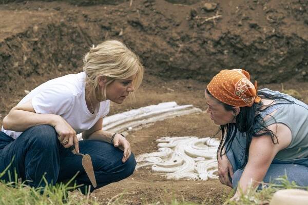 Emilia Fox, Bronagh Gallagher - Signora Volpe - Z filmu