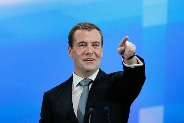 Medveděv varuje před Ruskem jednoho muže, míří proti Putinovi