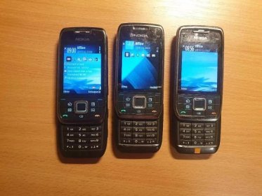 3x Nokia E66 - Mobily a chytrá elektronika