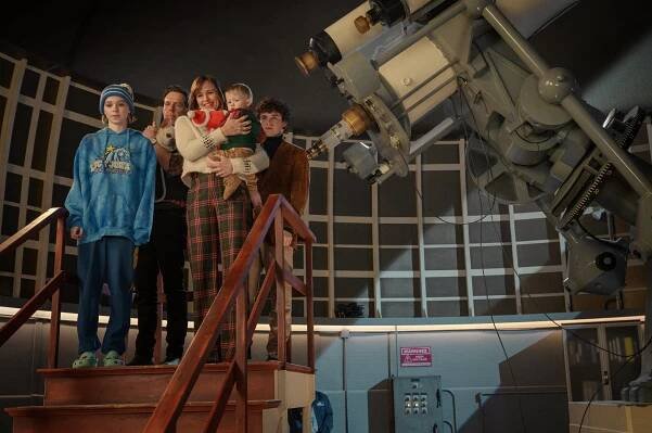 Emma Myers, Ed Helms, Jennifer Garner, Brady Noon - Rodinná rošáda - Z filmu